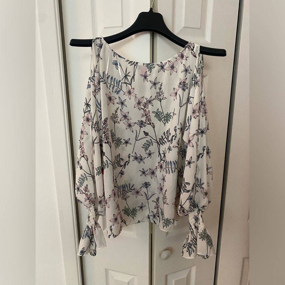 NWT Vince Camino floral blouse